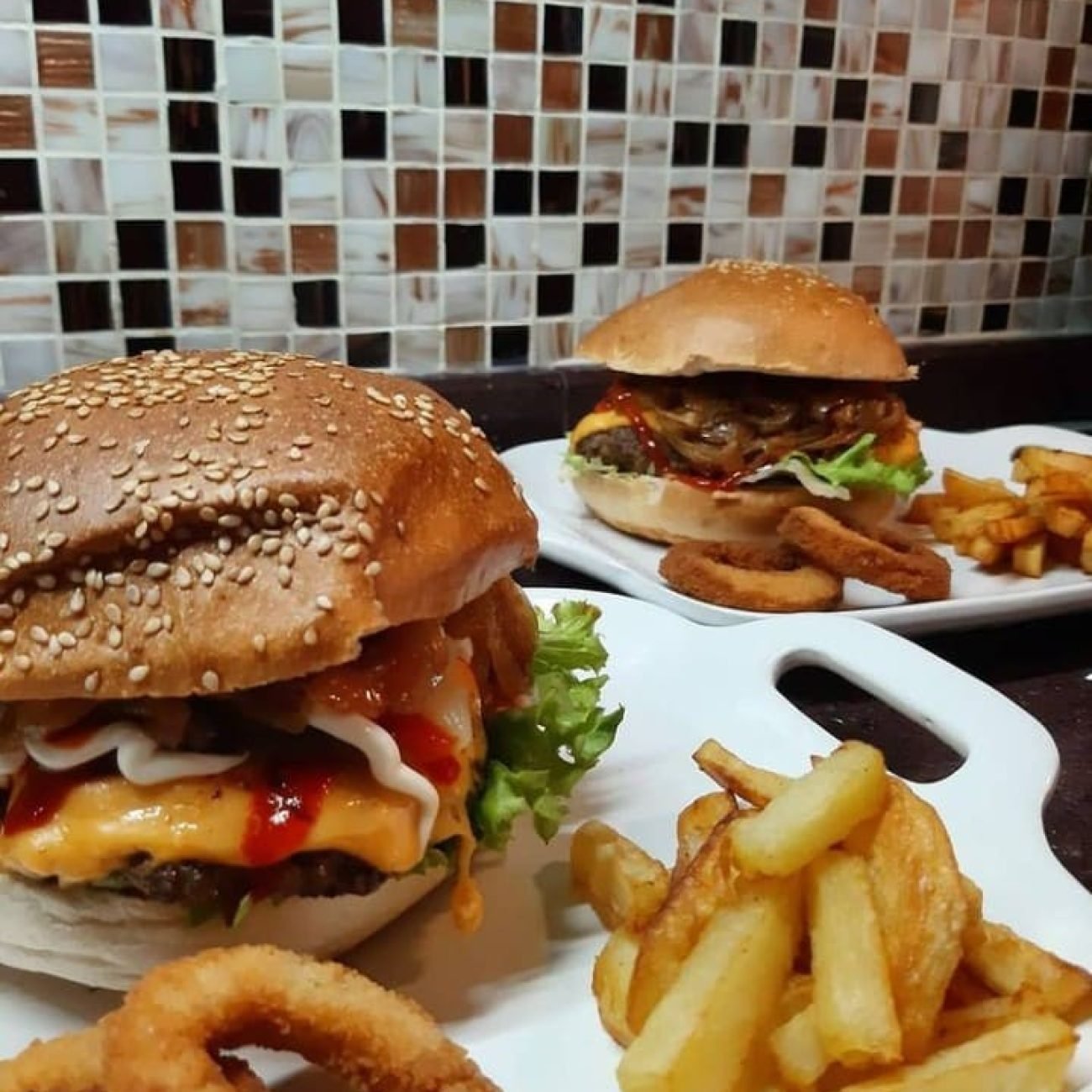 Karamelize Soğanlı Hamburger