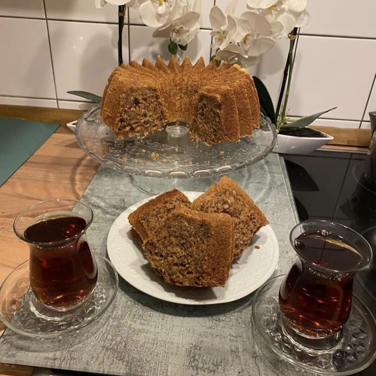 Havuçlu Cevizli Tarçınlı Kek