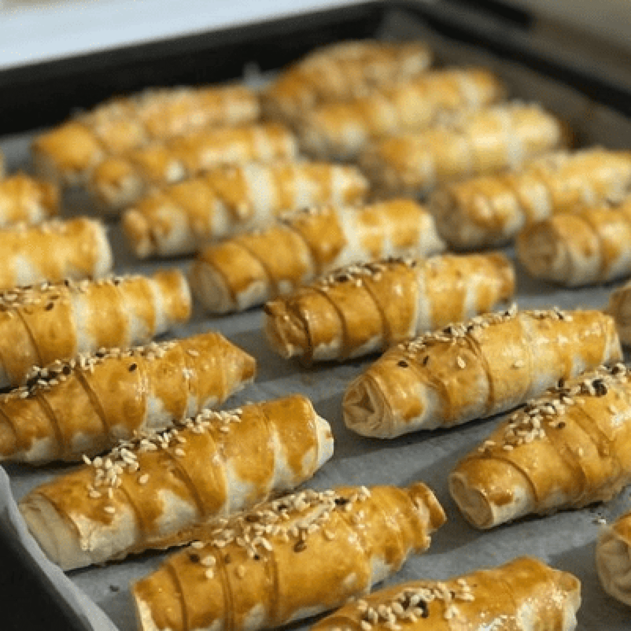 Sirkeli Unlu Çıtır Börek