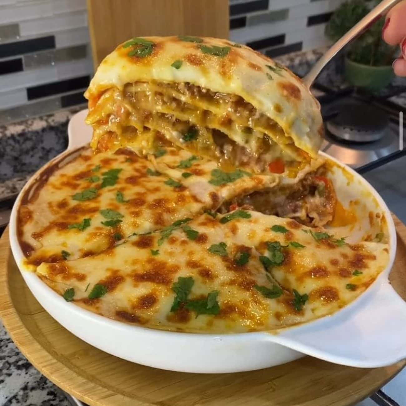 Beşamel Soslu Kıymalı Krep Börek