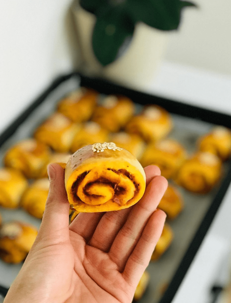 Soğanlı Rulo Börek