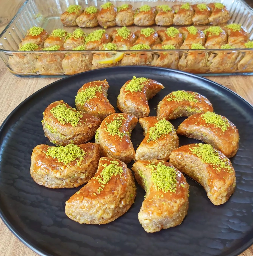 Cevizli Ay Tatlısı